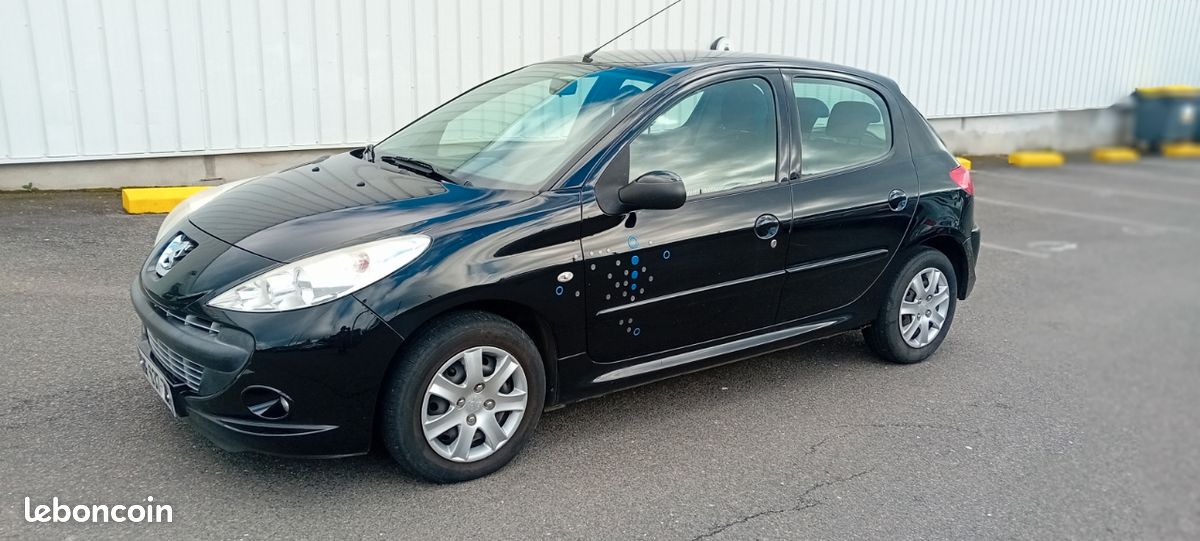 PEUGEOT 206+ 1.4 BlueLion 70 cv 5 PORTES (image 1)