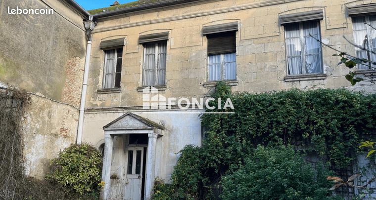 Maison 11 pièces 311 m²