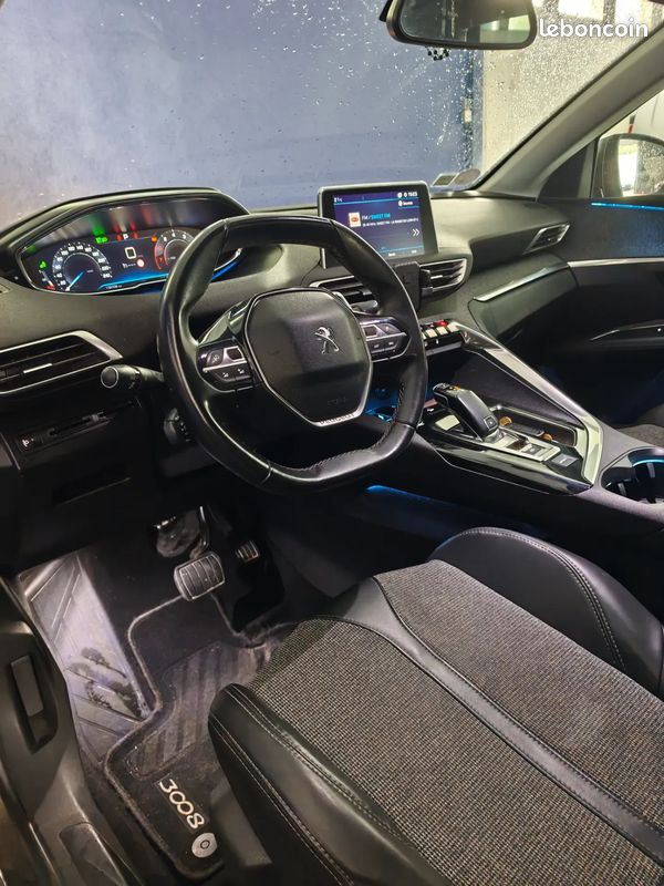 PEUGEOT 3008 1.2 PureTech 130ch Allure EAT6 - 2017 - Suivi complet Peugeot - Climatisation - i-Cockpit - Carplay (image 18)