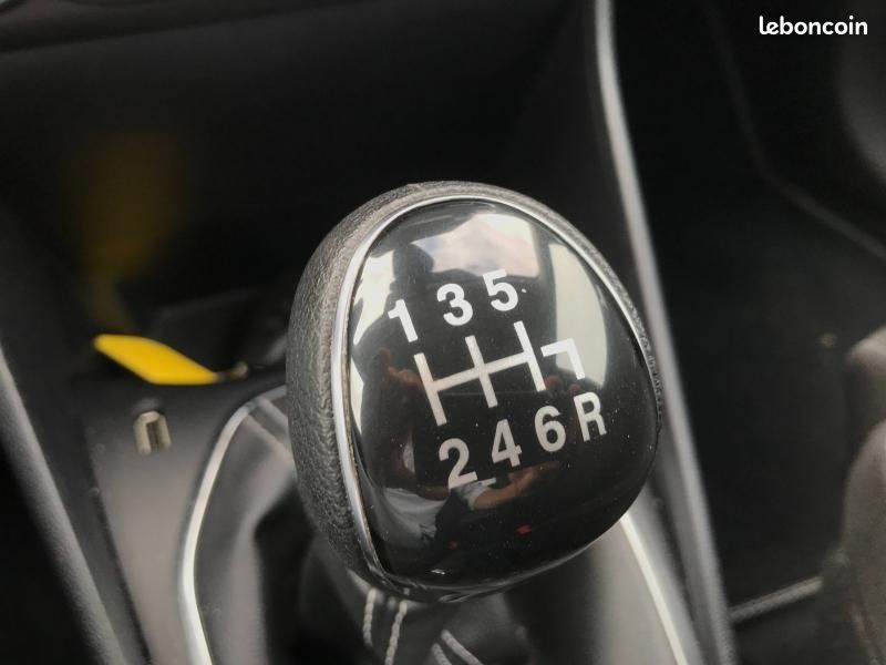 Ford Fiesta 1.0 Flexifuel 95ch Titanium Business 5p (image 25)