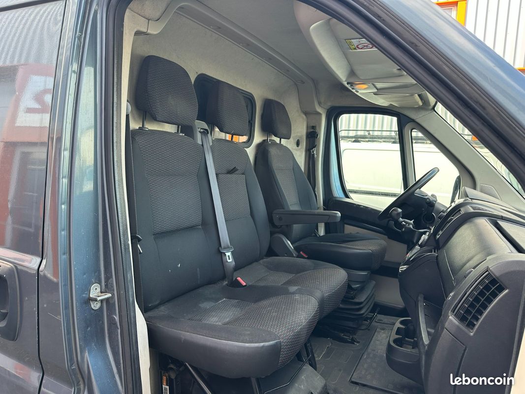 CITROEN JUMPER FOURGON TOLE 35 L2H2 BLUEHDi 160 BVM6 BUSINESS *TVA RECUPERABLE / Distribution Embrayage recent (image 17)