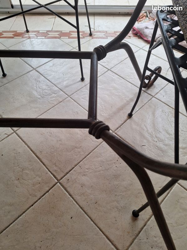 Table plateau bois et pieds en fer Forgé + 6 chaises en fer Forgé (image 13)