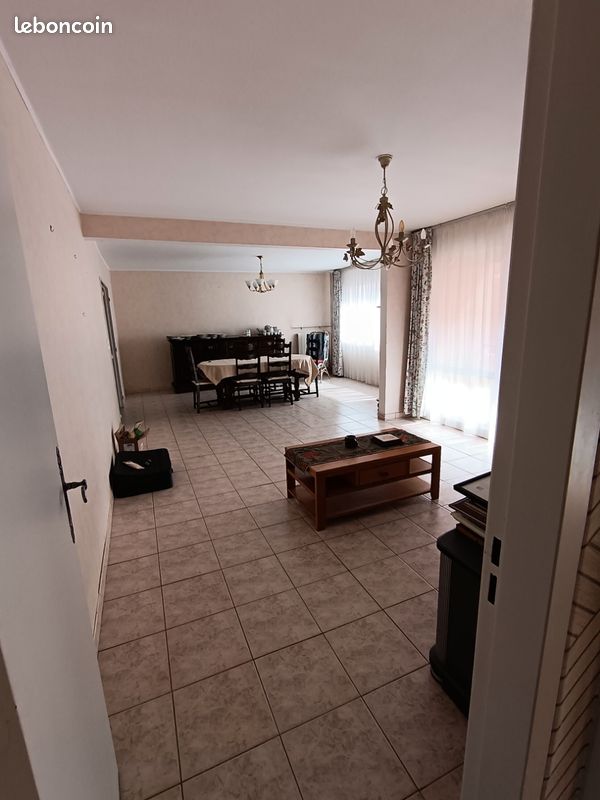 Appartement 5 pièces 104 m² · à Saint-Quentin · 104 m² · 63 000 €