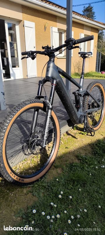 VTT Cube Stéréo Hybride 160 Race (image 1)