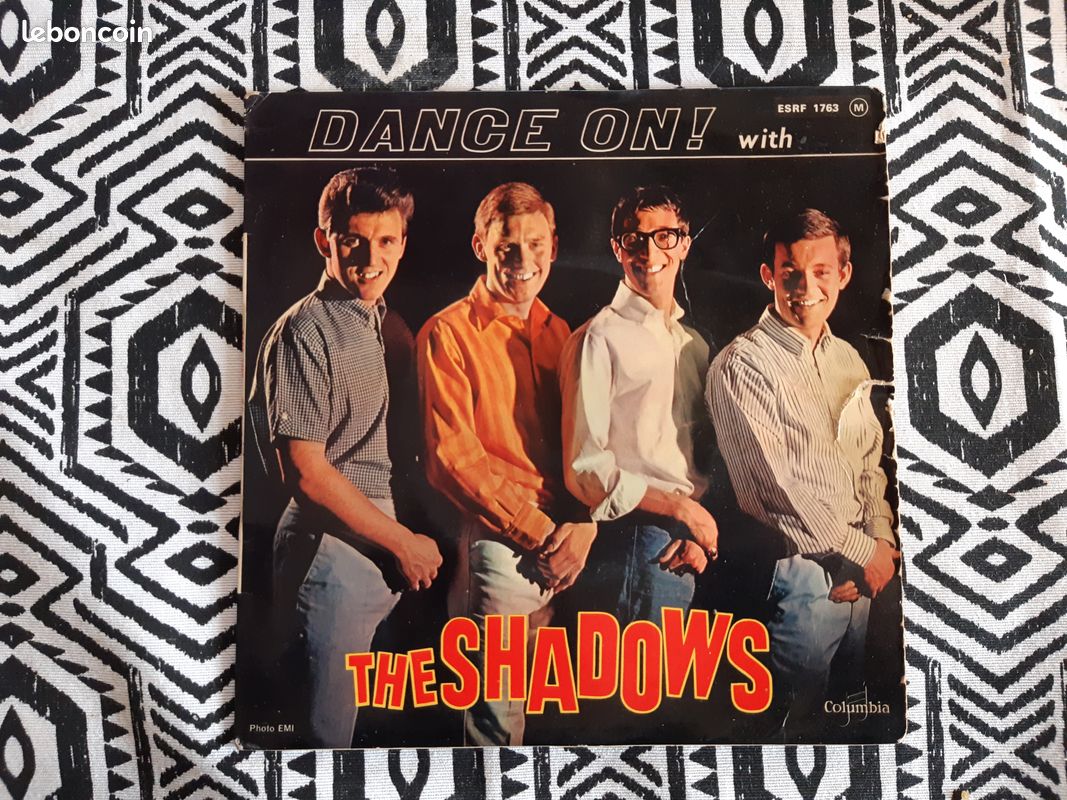 Disque vinyle The shadows "Dance on " 45T (image 1)