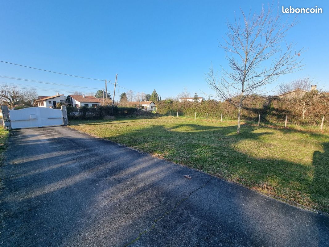 Terrain 584 m² · à Léognan · 584 m² · 200 000 €