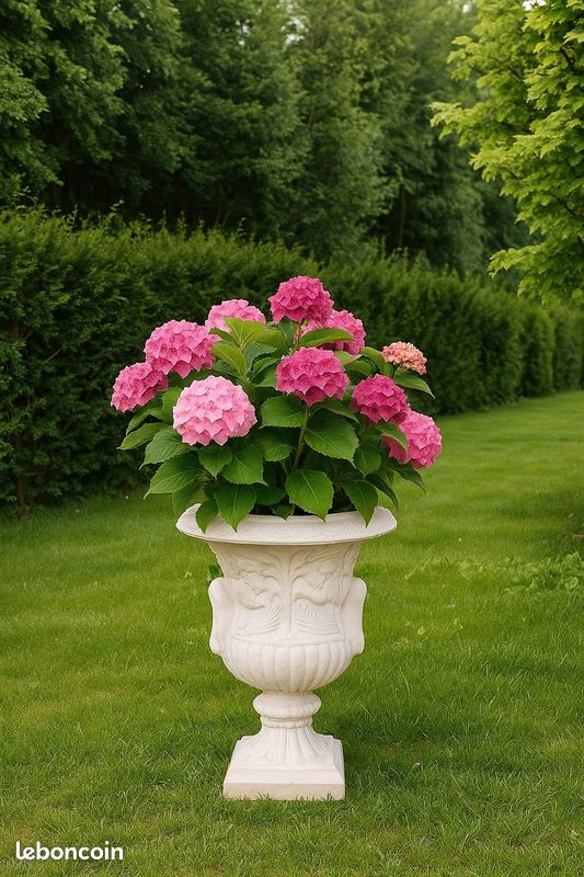 Pot de fleur en pierre reconstituée (image 7)