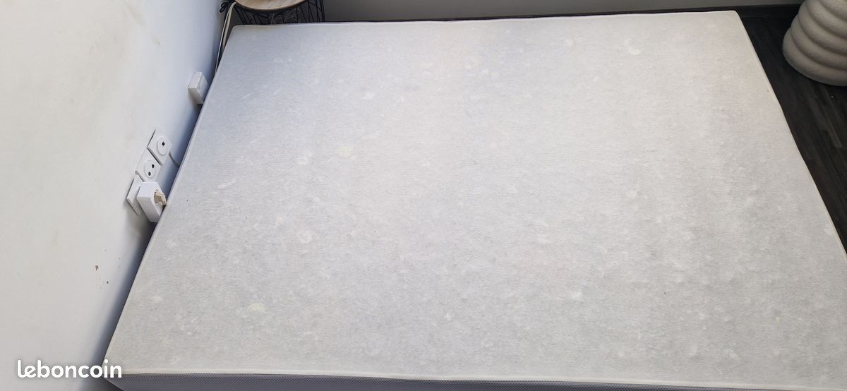 Matelas + sommier marque Simmons 140×190 (image 4)