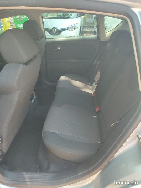 Seat LEON 2.0 TDI140 STYLANCE (image 23)