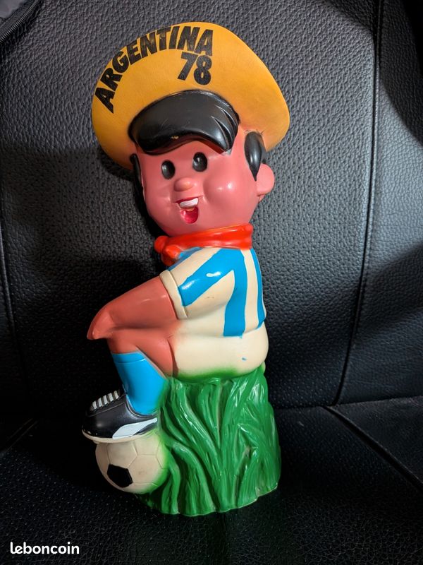 Mascotte Vintage Coupe Du Monde 1978 Argentine - Gauchito En Caoutchouc - 3.15 Pouces