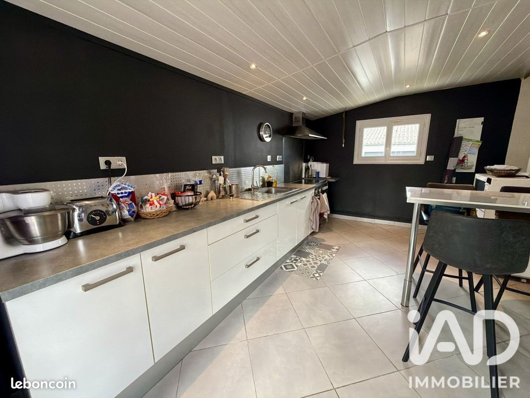 Propriété 7 pièces 246 m² (image 13)