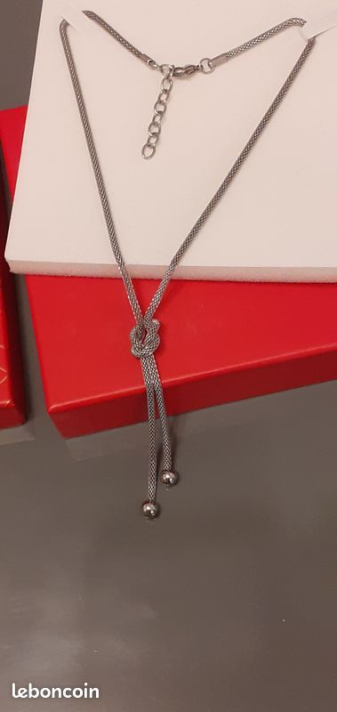 Collier (image 1)