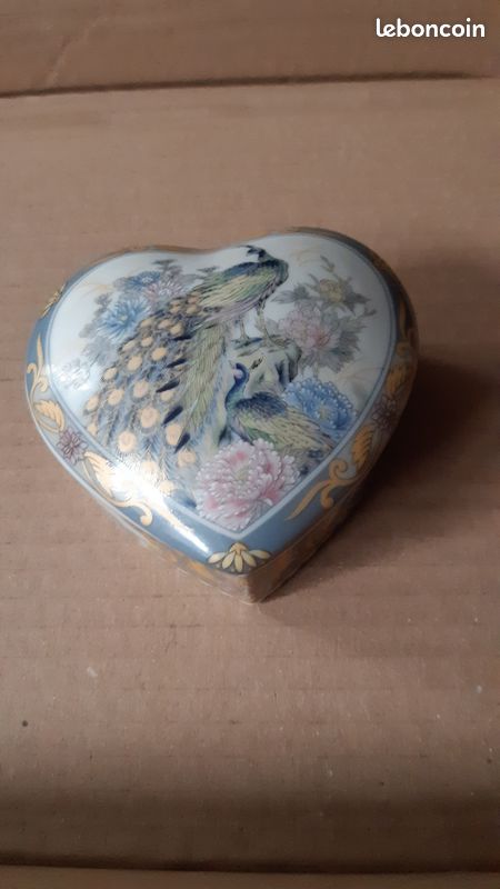 Boite à bijoux en forme de cœur (image 1)