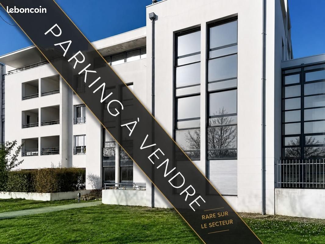 Parking La Rochelle · 33 000 €