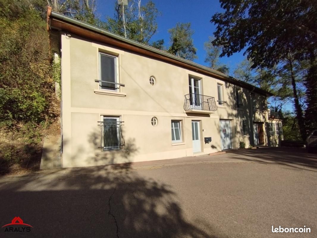 Maison 5 pièces 131 m² · à Perreux · 131 m² · 216 000 €