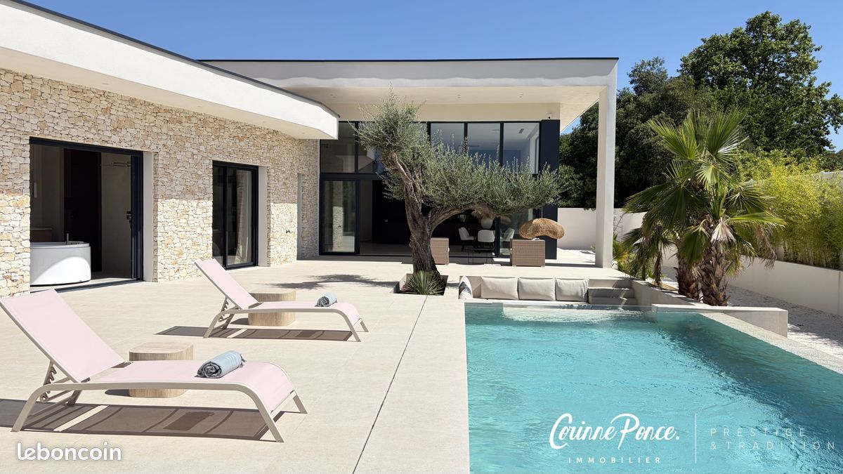 Maison 5 pièces 240 m² · à Nîmes · 240 m² · 1 420 000 €