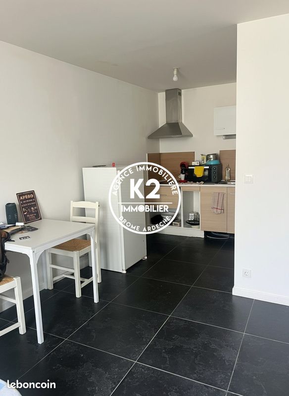 Local commercial 200 m² · à Montélimar · 200 m² · 195 000 €