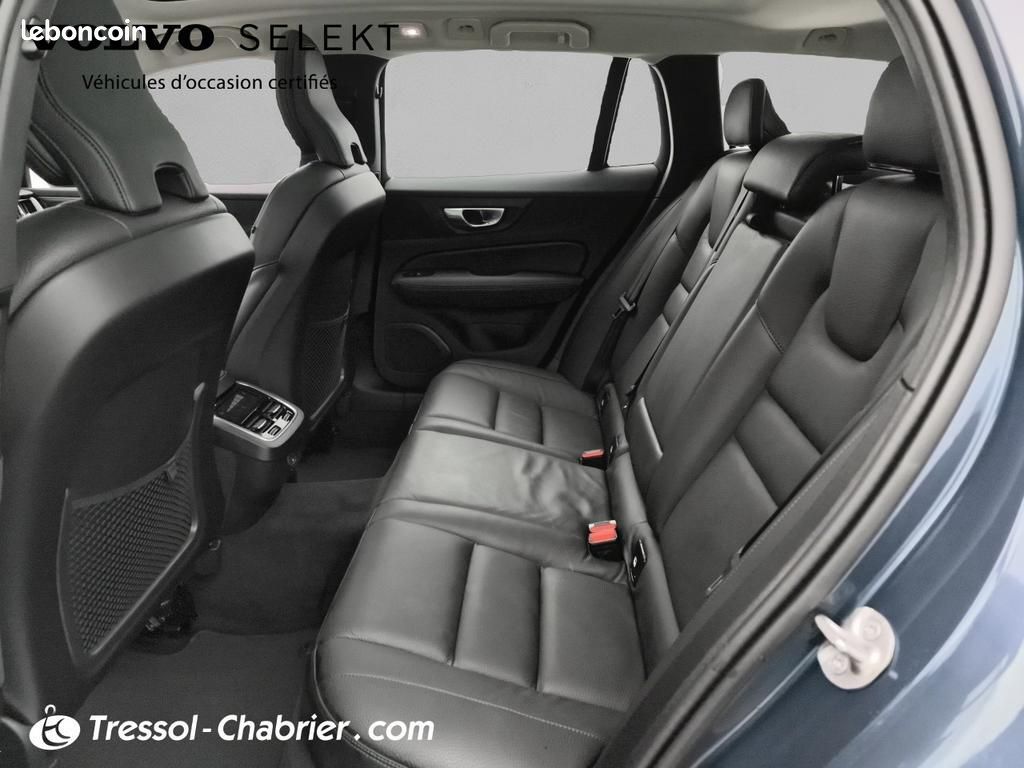 Volvo V60 B4 197 ch DCT7 Ultra Style Dark (image 23)
