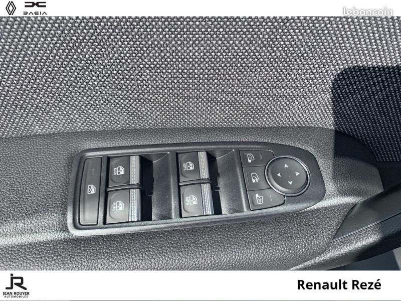 Renault Captur 1.6 E-Tech full hybrid 145ch Techno (image 16)