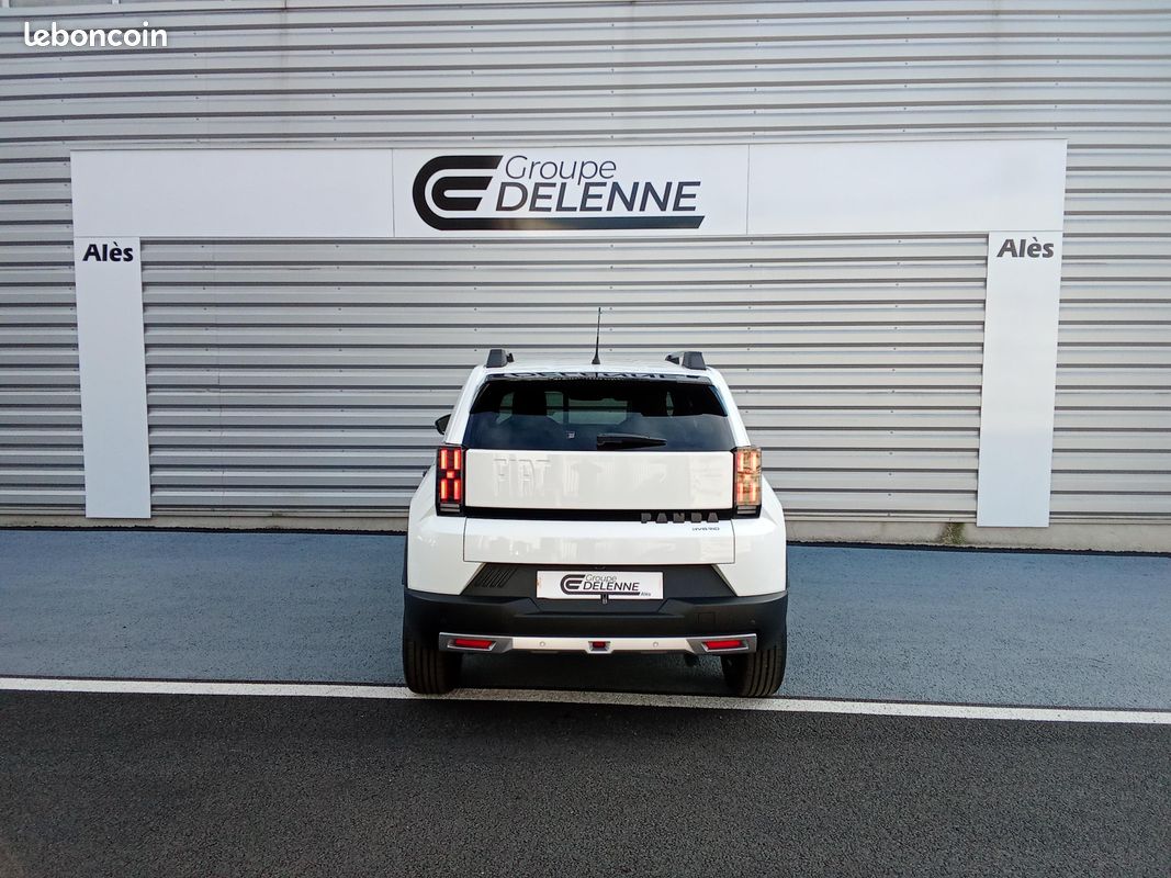 FIAT Grande Panda T-Gen 3 1.2 Hybrid Turbo 110 ch eDCT6 La Prima (image 4)