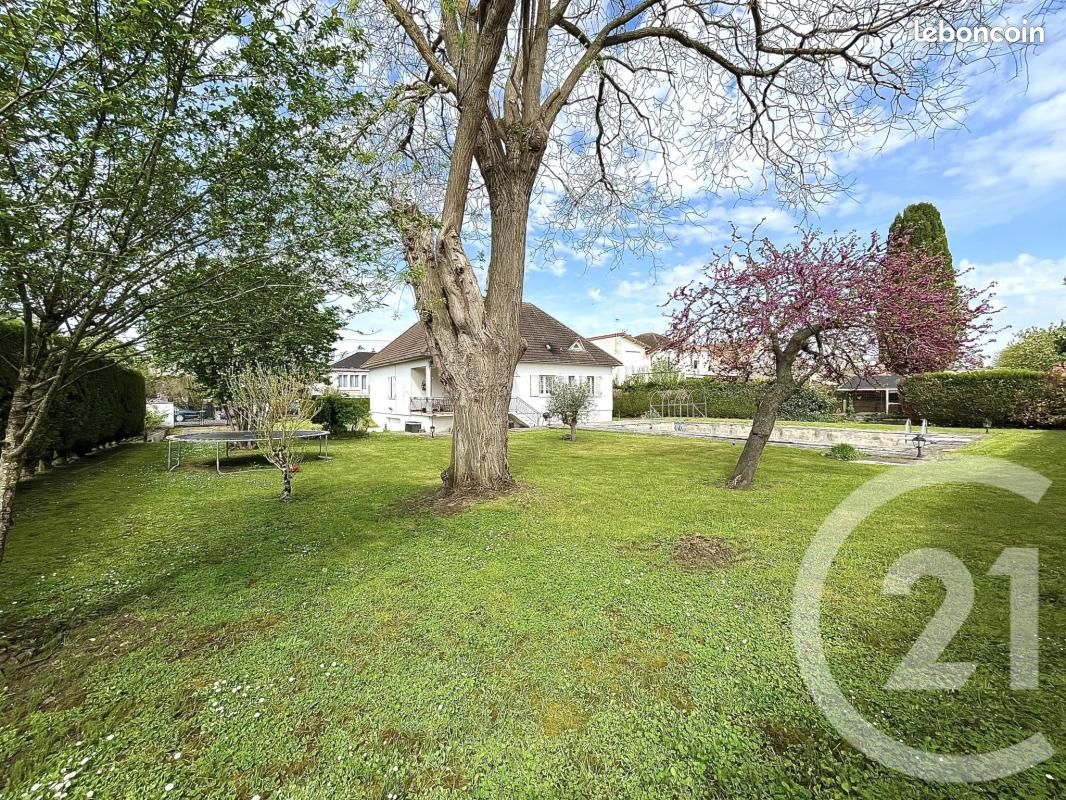 Maison 6 pièces 168 m² · à Châtellerault · 168 m² · 214 000 €