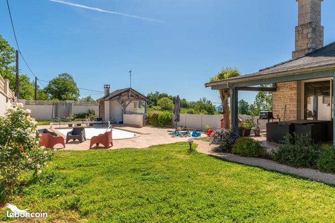 Maison 6 pièces 267 m²