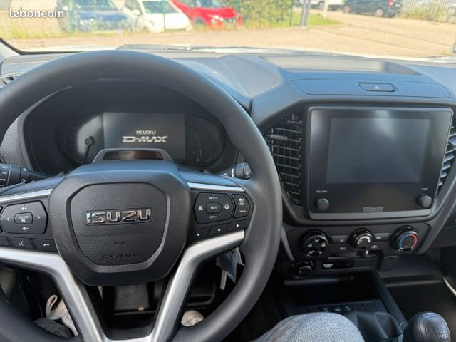 ISUZU D-MAX SPACE B-STRONG 2.2L 4X4 Disponible 31490 H.T (image 8)