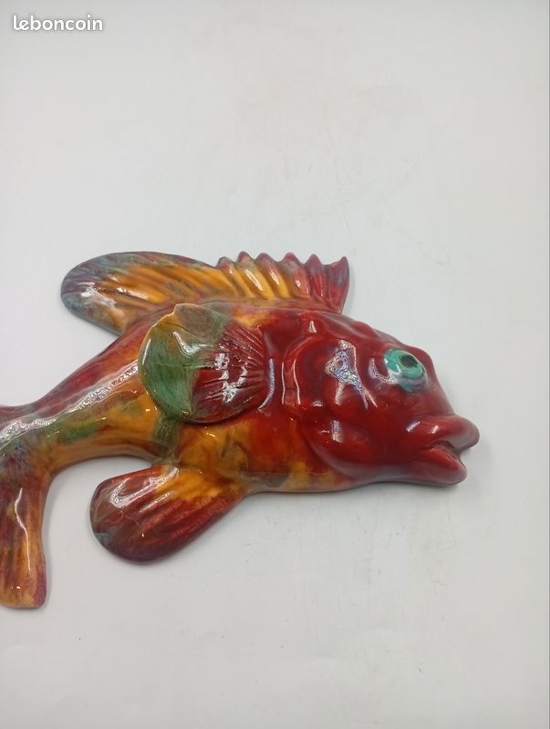 Les Poissons rouges avec l'abondance par PHAM HAU