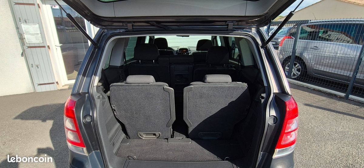 ZAFIRA 1.7CDTI 110 FAMILY 7 Places - RÉVISION/DISTRIBUTION OK (image 8)