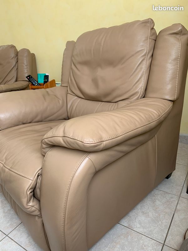 À vendre 2fauteuils cuir (image 2)