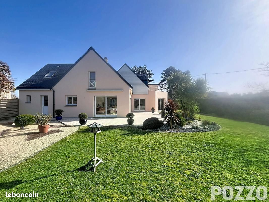 Maison 10 pièces 176 m² · à Montmartin-sur-Mer · 176 m² · 756 000 €