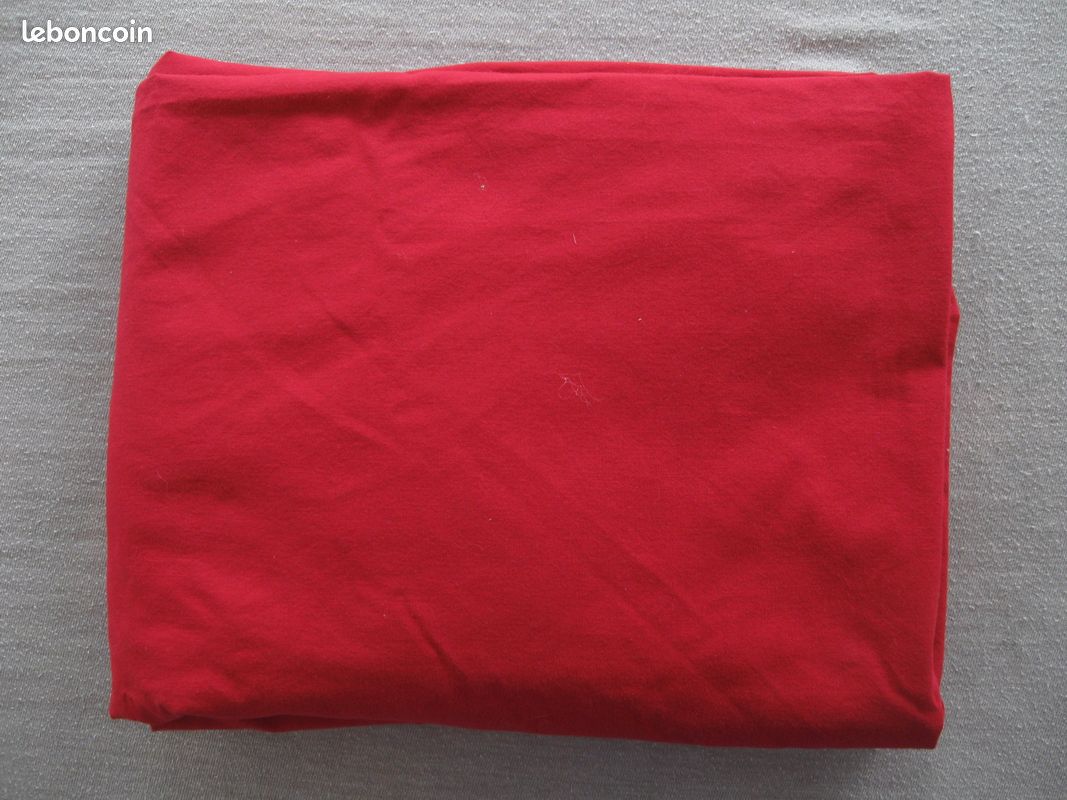 Drap-housse rouge en coton bonnet 30 cm (image 3)