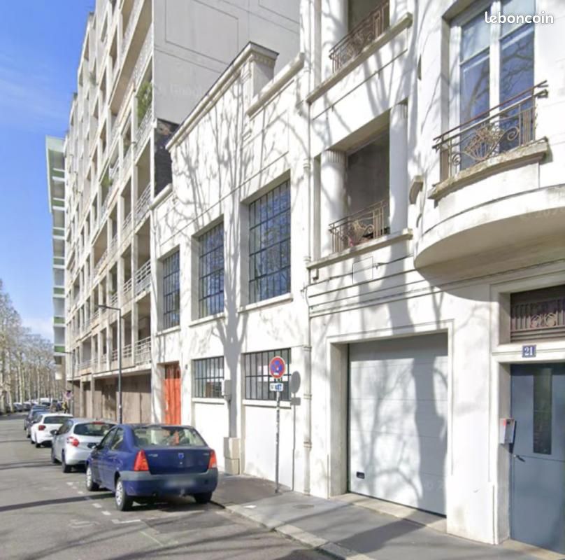 Parking 15 m² · à Saint-Étienne · 15 m² · 85 €