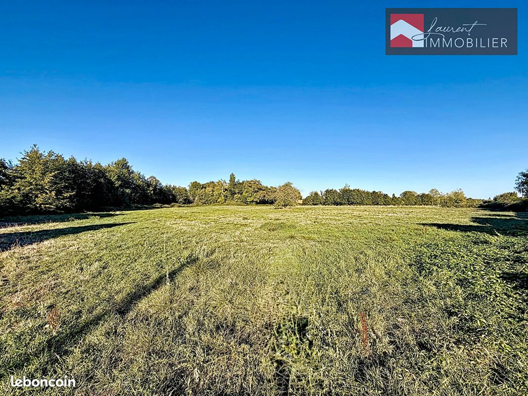 Terrain 10879 m² · à Montbellet · 10 879 m² · 89 000 €