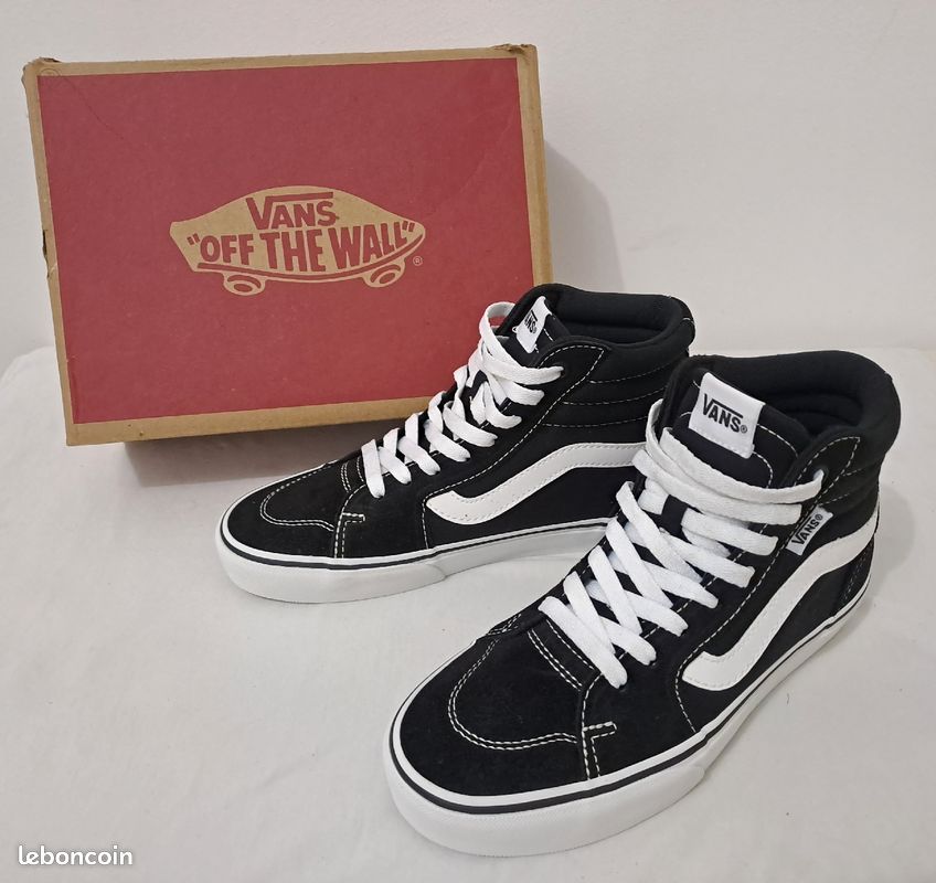 Chaussures Vans Old Skool Montante Rouge Baskets Montantes UA SK8