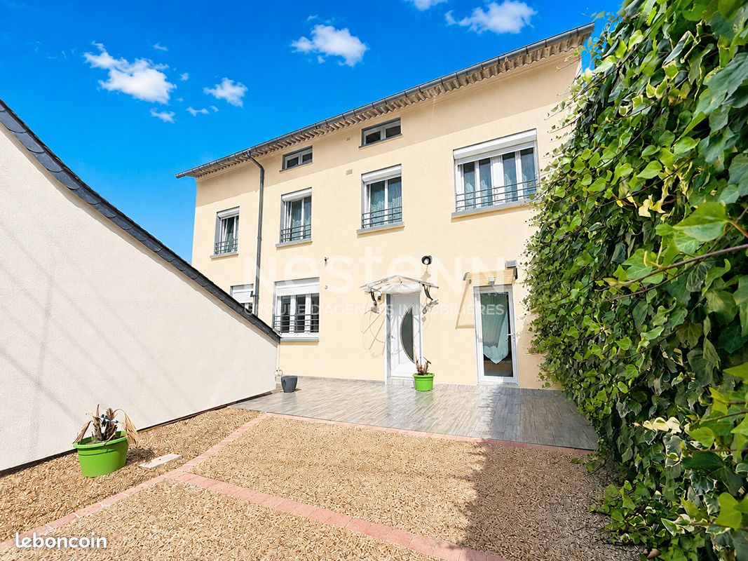 Maison 5 pièces 105 m² · à Montval-sur-Loir · 105 m² · 117 800 €