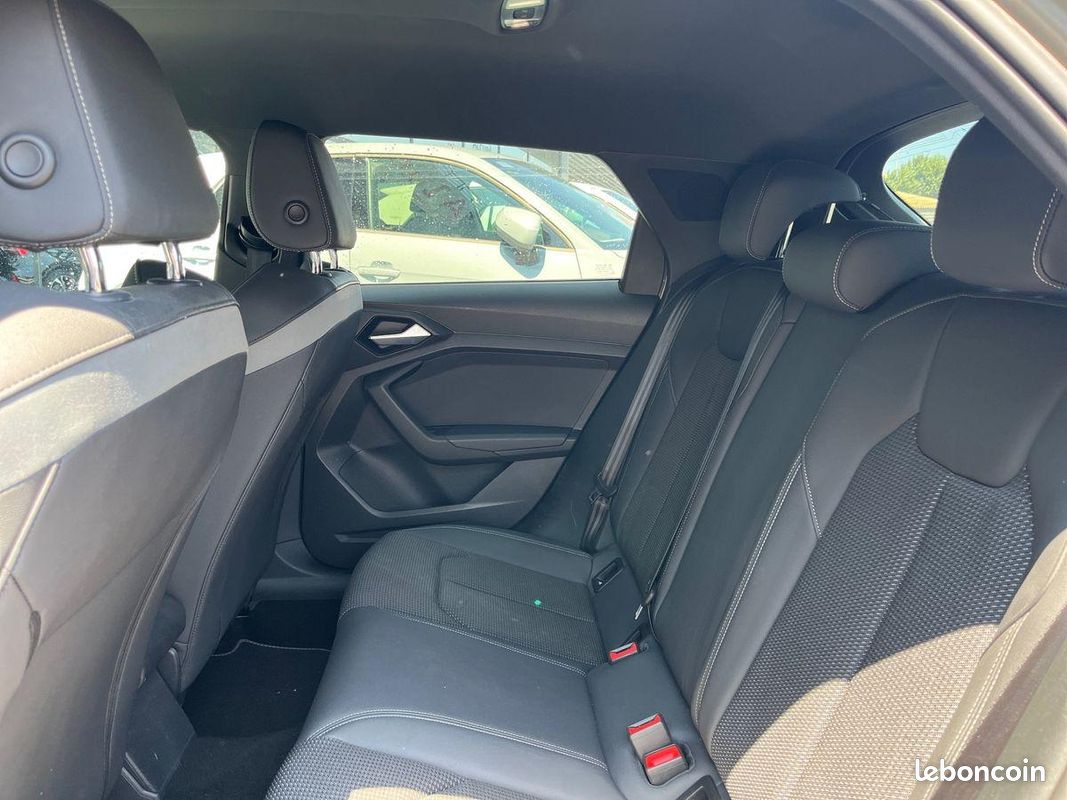 AUDI A1 Sportback 35 TFSI 150 ch S tronic 7 S Line (image 22)