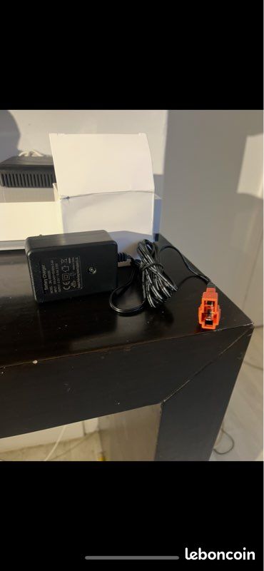 Chargeur de Batterie 6V pour Voitures/Jouets électrique Adaptateur de Batterie 6V Prise carrée Neuf 25 (image 1)