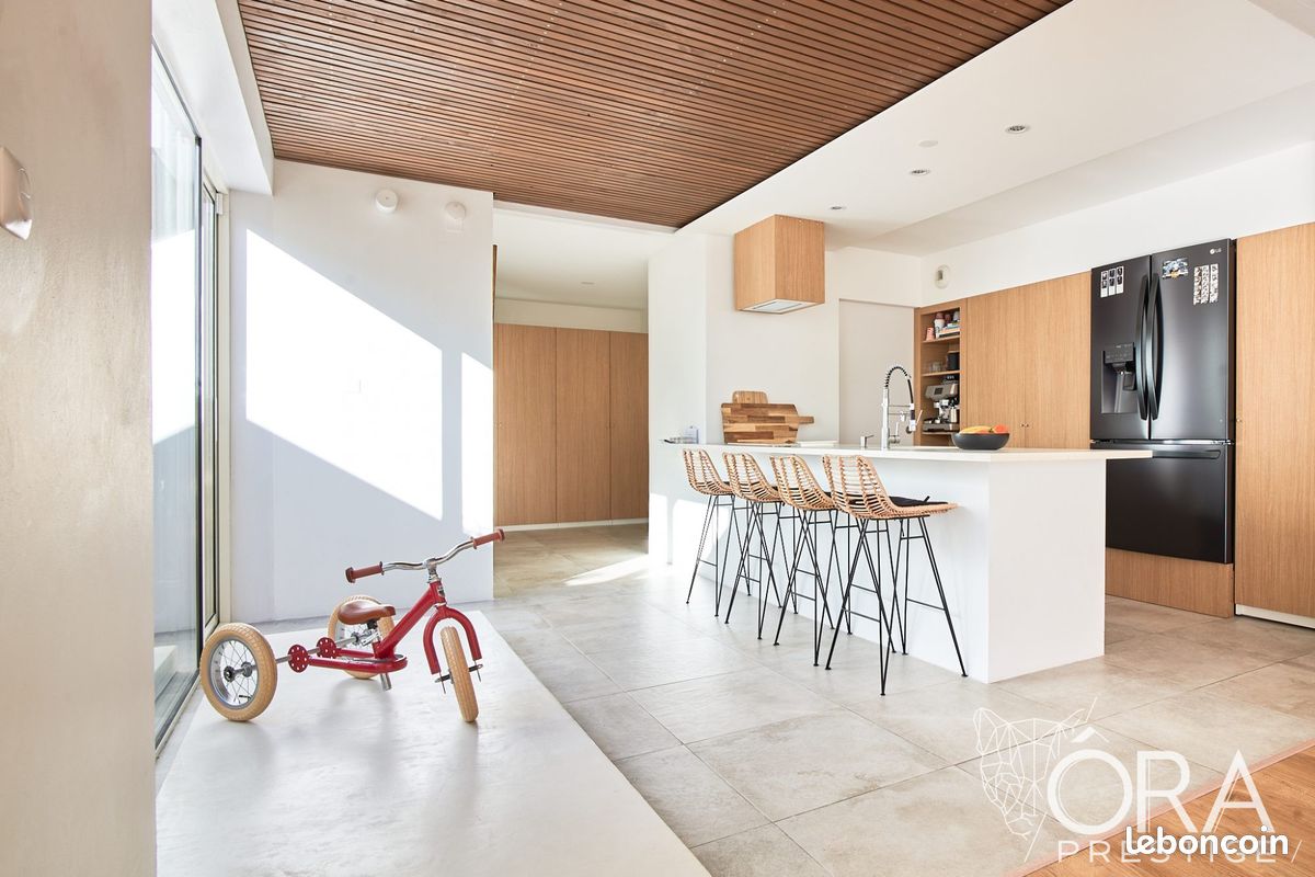 Maison 8 pièces 208 m² · à Angoulins · 208 m² · 875 000 €