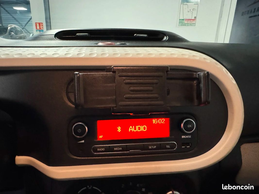 RENAULT TWINGO III 1.0 SCe 70 E6C Limited / REGULATEUR / BLUETOOTH / SUIVI RENAULT (image 18)