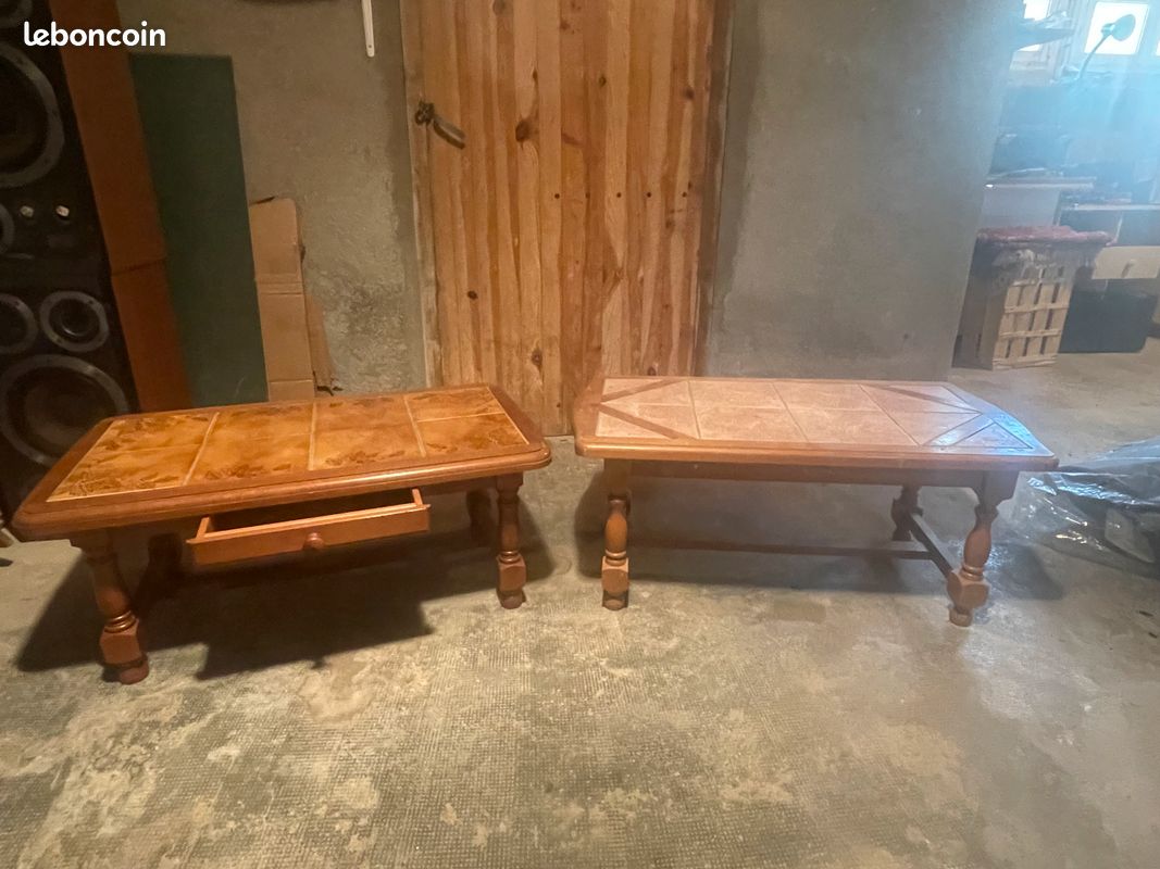 Tables basses en bois et carrelage (image 1)