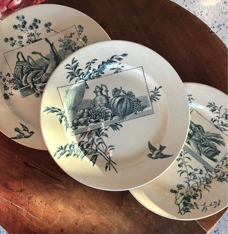 đ 3 grandes assiettes terre de fer Ernest Cognacq : la collection complĂšte, plus que centenaires des 3 motifs diffĂ©rents : poisson, gibier et fruits pour une superbe dĂ©coration (image 2)