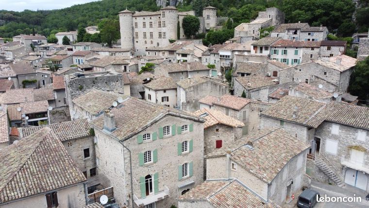 Maison 6 pièces 320 m²