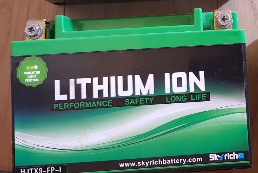 Batterie Lithium-ion YTX9-BS Skyrich moto