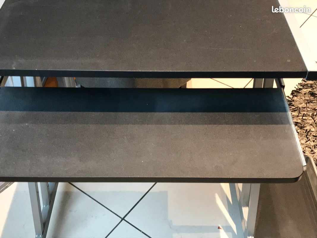 Table de bureau sur roulettes (image 2)