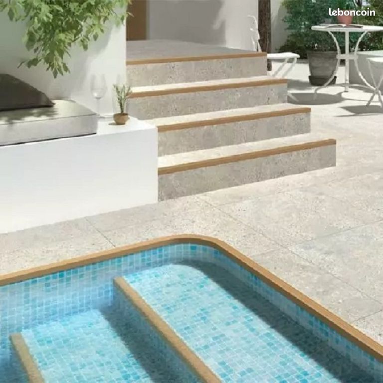 Nez de marche pour piscine (image 2)