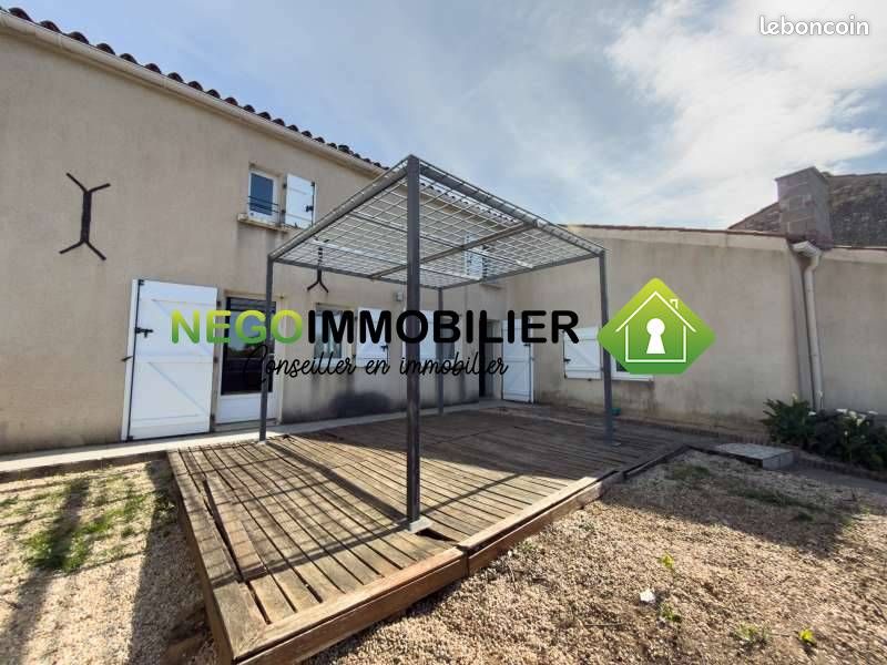 Maison 6 pièces 160 m² · à Saint-Jean-d'Hermine · 160 m² · 162 750 €