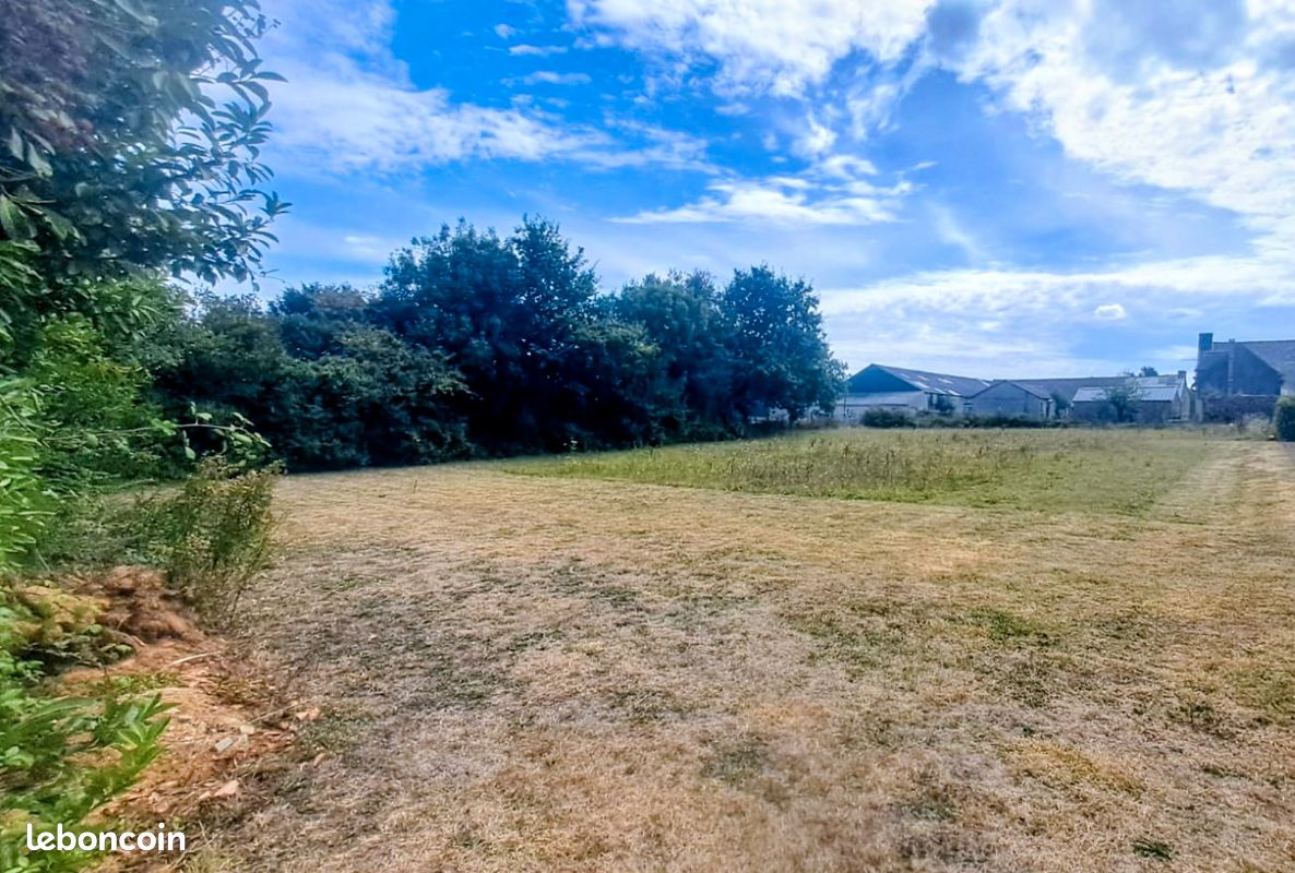 Terrain 1242 M² Argol · 74 000 €