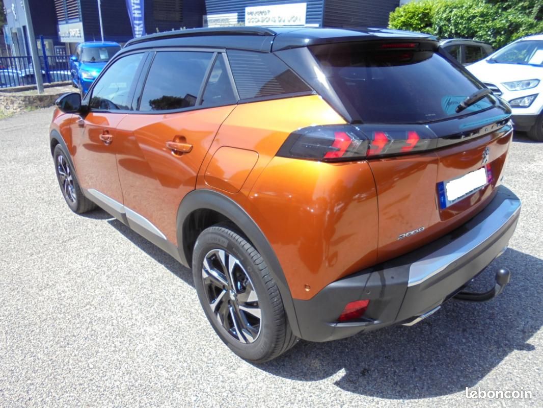 Peugeot 2008 130 SetS EAT8 GT (image 7)