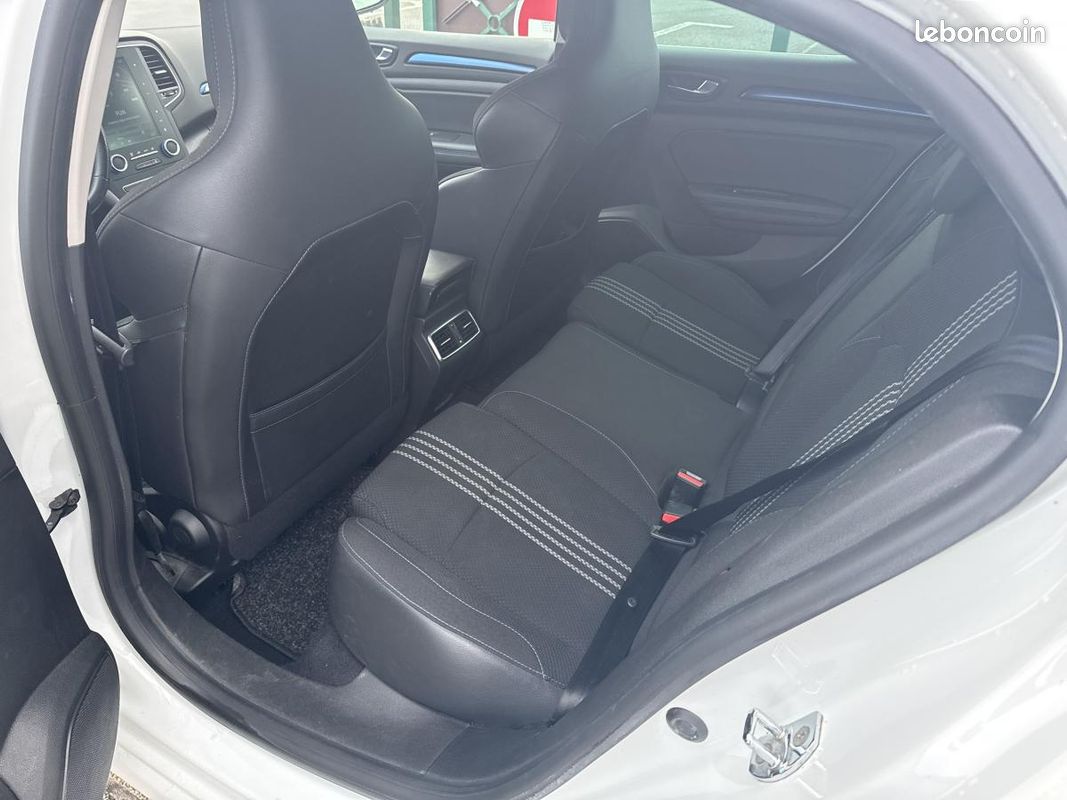 RENAULT MEGANE Mégane 1.2 Energy TCe - 130 IV BERLINE GT Line 17\' (image 16)